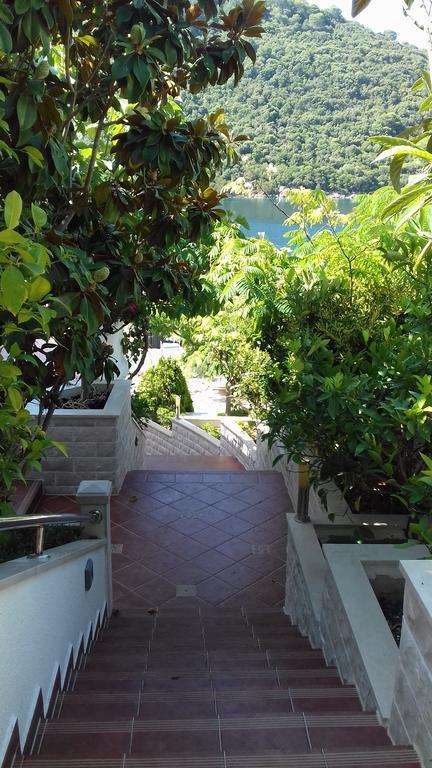 Apartments Livia Lastovo Екстер'єр фото